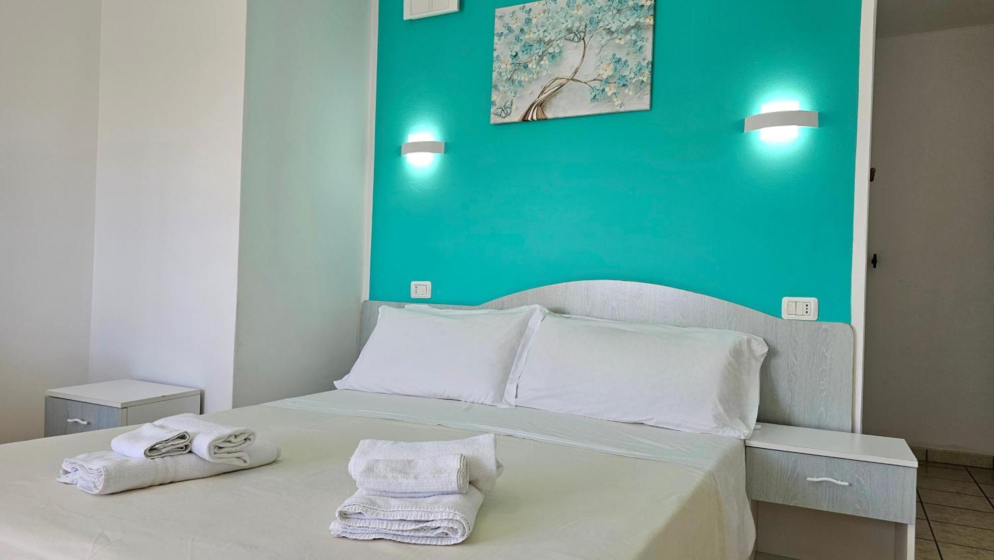 Hotel Baia Del Cigno Торре-Сан-Джованни-Удженто Экстерьер фото